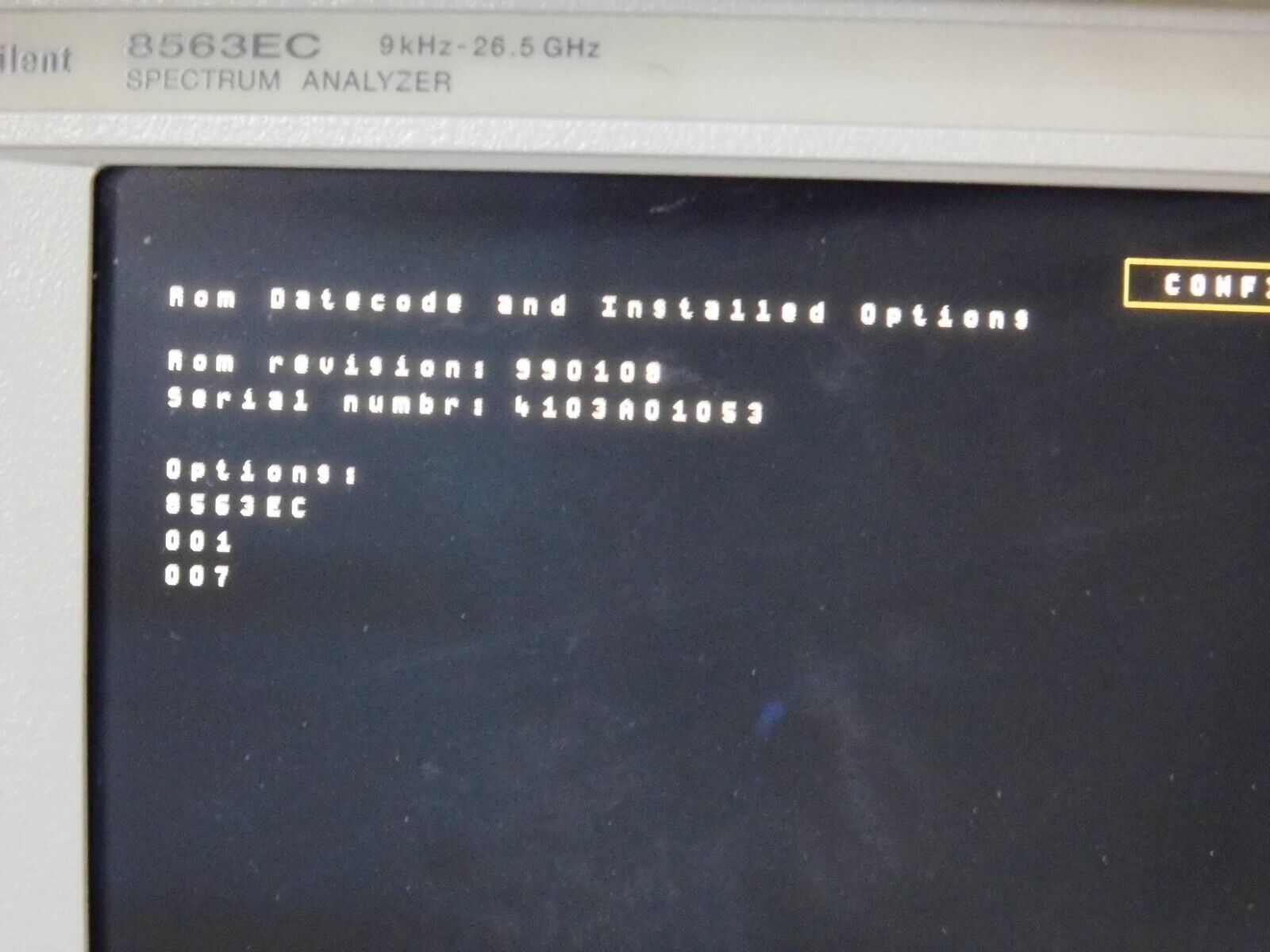 Agilent 8563EC with options 001 and 007 rack mounted Agilent 8563EC with options 001 and 007 rack mounted